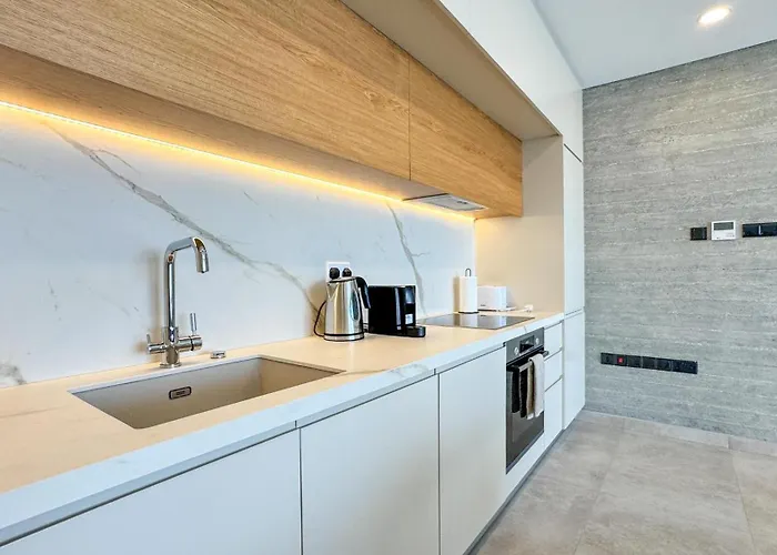 Apartament Malberry Park 203 - Modern 2bedroom With Shared Heated Pool, Sauna, Gym, Jacuzzi *