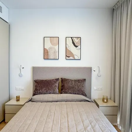 Malberry Park 203 - Modern 2bedroom With Shared Heated Pool, Sauna, Gym, Jacuzzi * 파포스