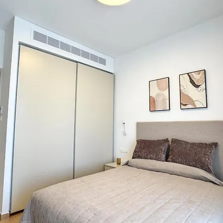 Apartment Malberry Park 203 - Modern 2 Bedroom With Pool, Gym, Jaccuzi *