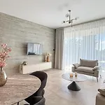 Malberry Park 203 - Modern 2bedroom With Shared Heated Pool, Sauna, Gym, Jacuzzi Paphos