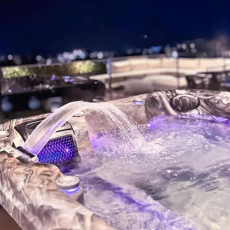 Malberry Park 203 - Modern 2bedroom With Shared Heated Pool, Sauna, Gym, Jacuzzi *