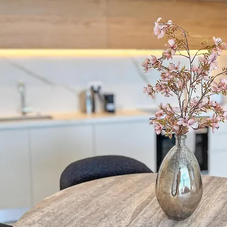 Malberry Park 203 - Modern 2bedroom With Shared Heated Pool, Sauna, Gym, Jacuzzi Apartament