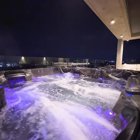 公寓 Malberry Park 203 - Modern 2bedroom With Shared Heated Pool, Sauna, Gym, Jacuzzi