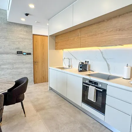 Apartament Malberry Park 203 - Modern 2bedroom With Shared Heated Pool, Sauna, Gym, Jacuzzi